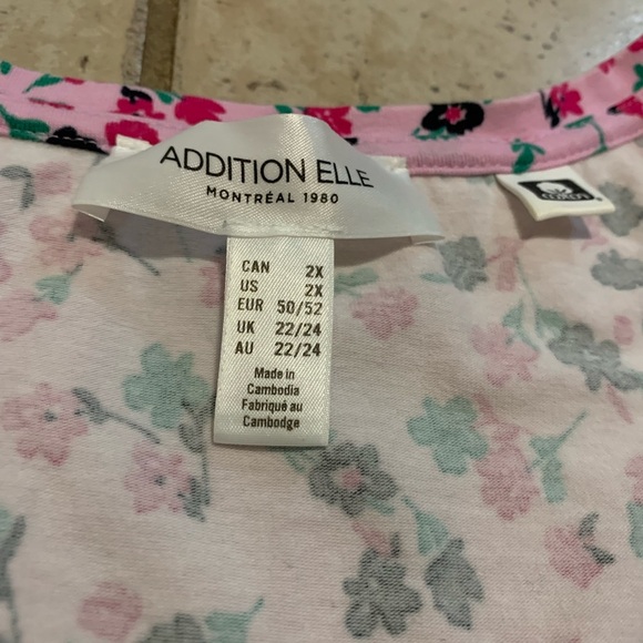 Addition Elle Pink Floral V-Neck T-Shirt - Size 2X Plus Size - Picture 2 of 5